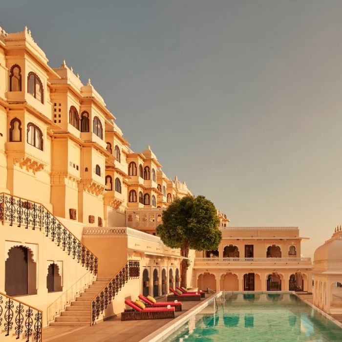 Luxury golden triangle tour